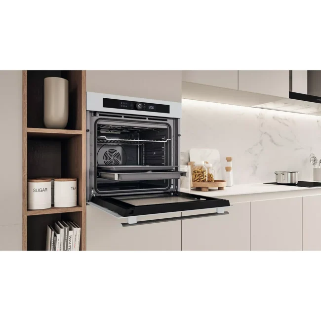 Les points forts du produit On adore programmation assistée avec le 6ème, fonction AriFry. Nettoyage hydrolyse ou pyrolyse. Chaleur tournante pulsée - Nettoyage pyrolyse Rails téléscopiques Porte froide - Cavité XXL (73L) Encastrement standard (60cm)